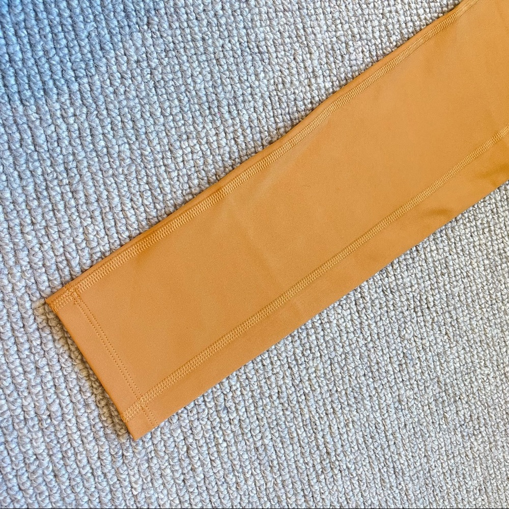 Girlfriend Collective Compressive Pocket Legging in Twig (XS) - Picture 5 of 9
